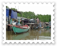 สะพานข้ามฟากระหว่างบ้านชาวประมง