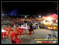 ร้านอาหารถนนคนเดินเวียงจัน
