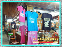 ร้านขายเสื้อผ้าของที่ระลึก